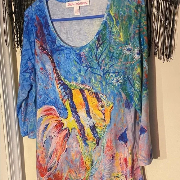 Colorful Fish Print 3/4 Sleeve Top - Picture 3 of 9